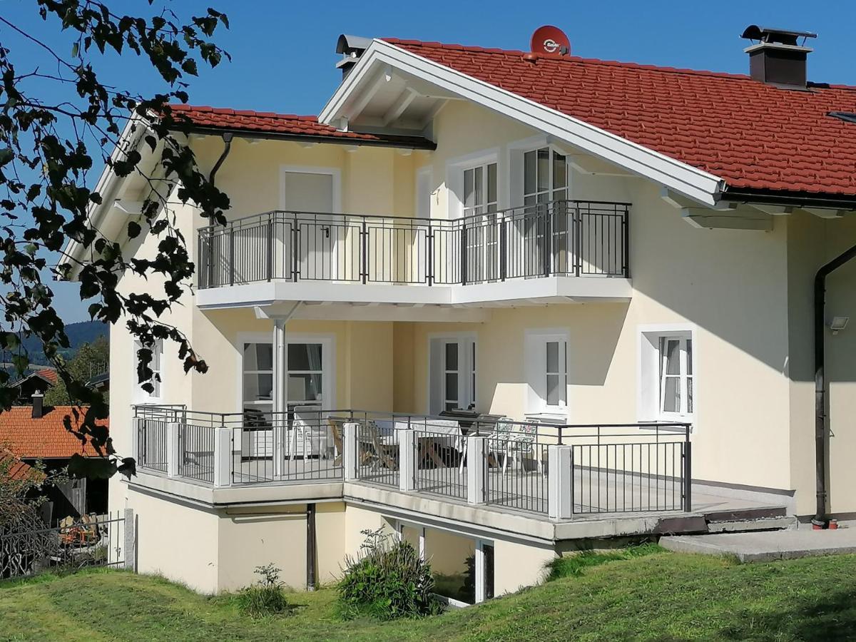 Wunderschoene Ferienwohnung Mit Seeblick Zell am Moos Exterior photo