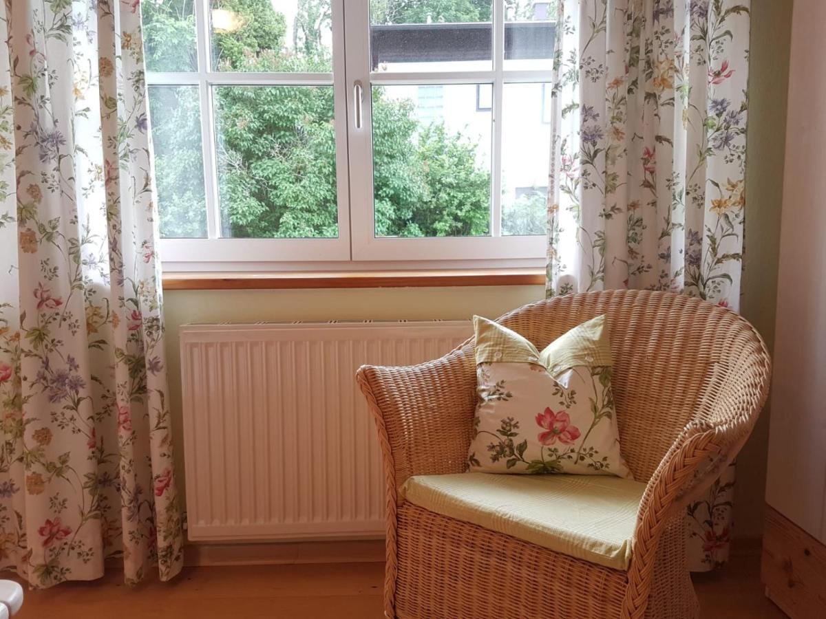 Wunderschoene Ferienwohnung Mit Seeblick Zell am Moos Exterior photo